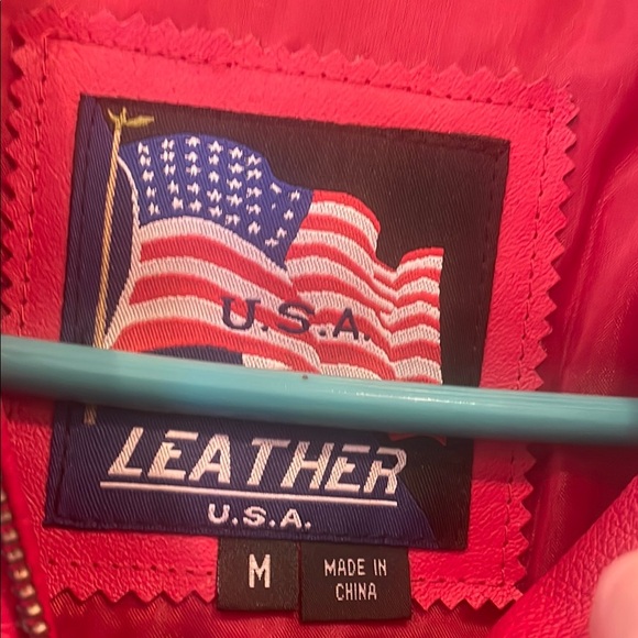 Ferrari Red and Yellow leather  jacket with Iconic Branding zip front like new - Picture 6 of 6